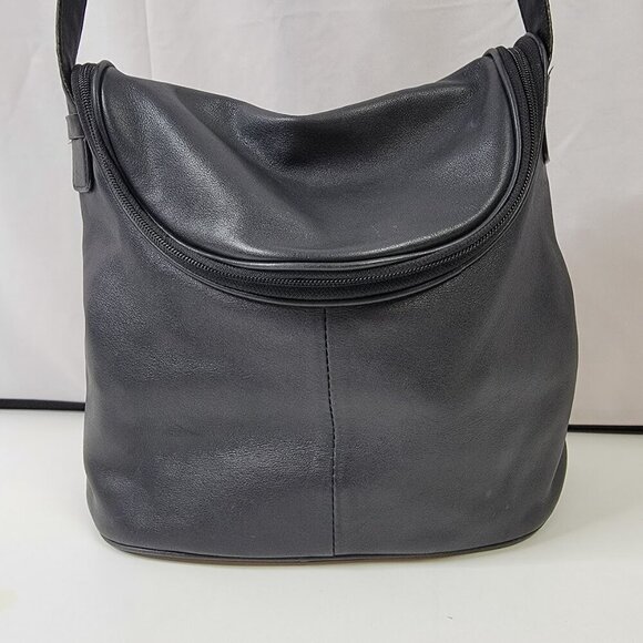 Maxx New York Black Leather Shoulder Bag – Sleek, Soft & Stylish Utility - Picture 3 of 10